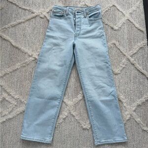 Levi’s Women’s Ribcage Straight Ankle Jeans